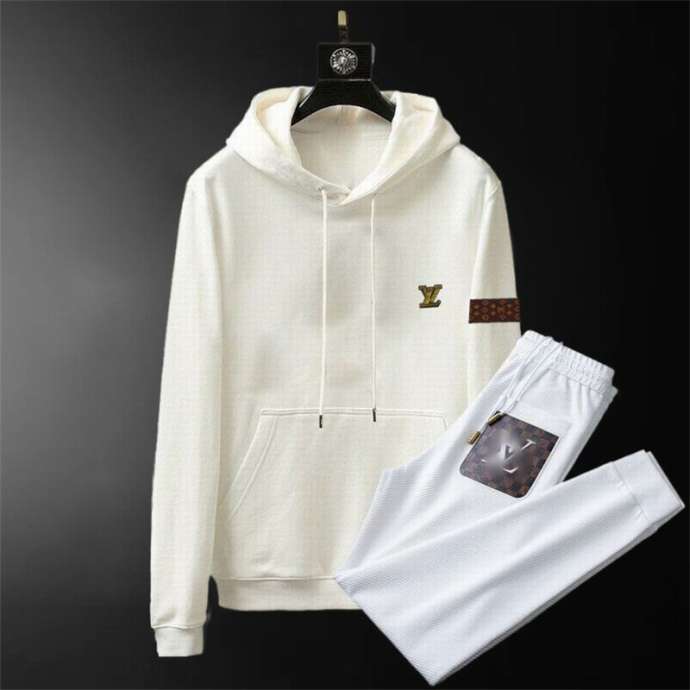 Picture of LV SweatSuits _SKULVM-3XL12yr0429198